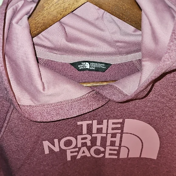 The North Face- Women's Dusty Rose Hoodie. Size M - Picture 4 of 7